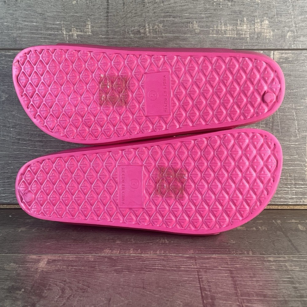 PrettyLittleThing Hot Pink Rubber Slides Buckle Sandals Womens US 7 Pool Beach - Picture 8 of 10